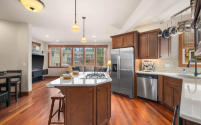 Luxurious Kirkland 2-Bedroom Townhome for Rent